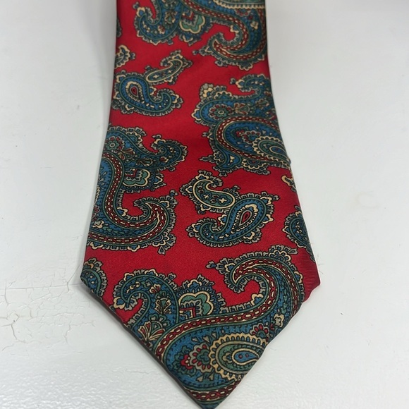 VINTAGE Karoll’s Red, Green & Blue Paisley Tie - Picture 6 of 6